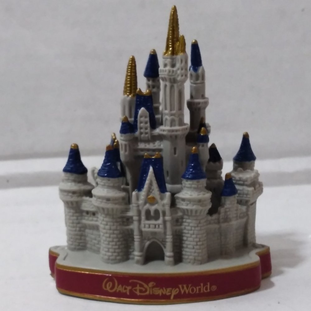 Disney WDW Cinderella's Castle Replica Magnet